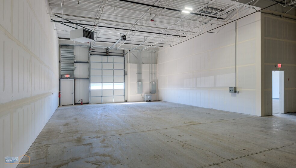 More Photos Of 2360 Industrial Ln, Broomfield Warehouse For Sale
