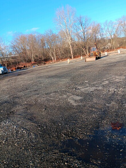 More Photos Of 1635 New Stanton Ruffsdale Rd, Hunker Parking Lot For Sale