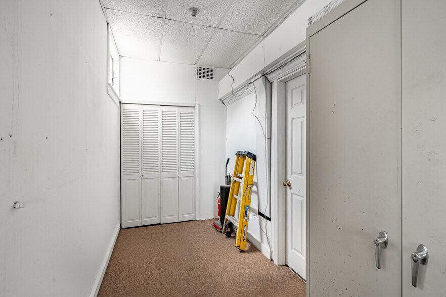 More Photos Of 663 Clearview Ave, Trevose Light Manufacturing For Sale