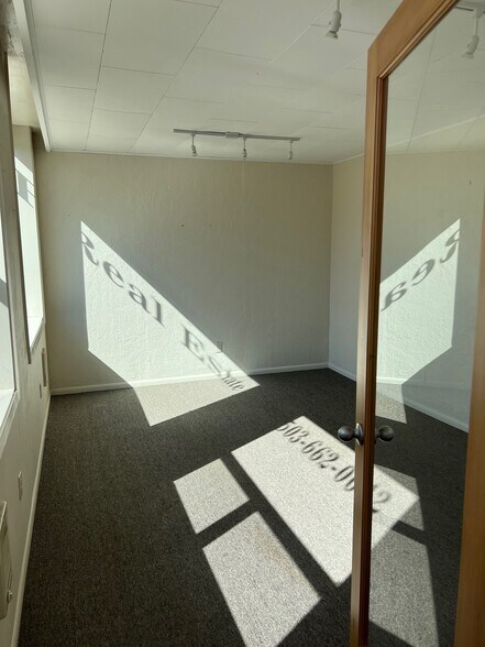 More Photos Of 150 N Maple St, Yamhill Storefront Retail Office For Sale