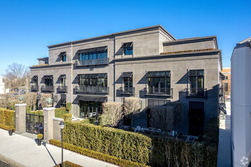 More Photos Of 6907 Phillips Place Ct, Charlotte Unknown For Lease