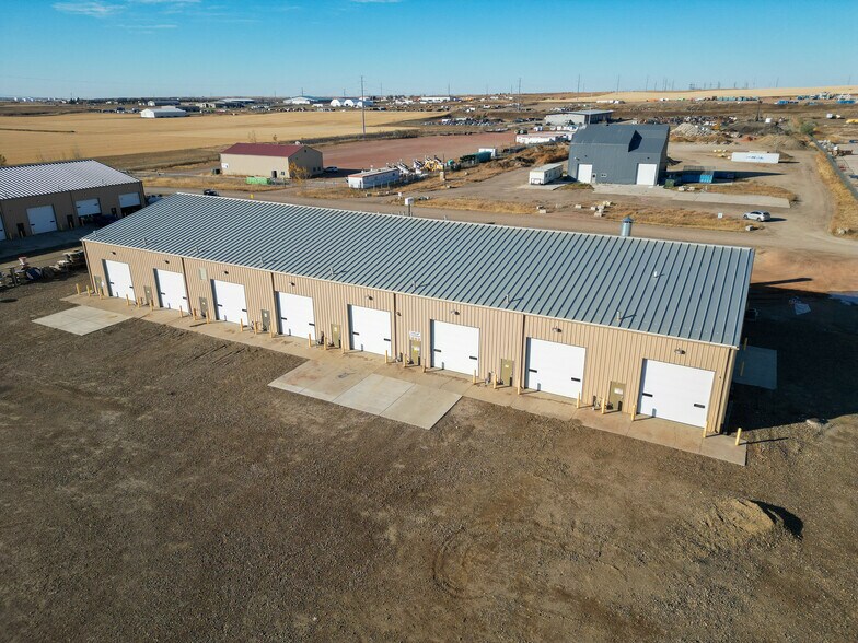 More Photos Of 5066 Owan Industrial Park Dr, Williston Warehouse For Lease