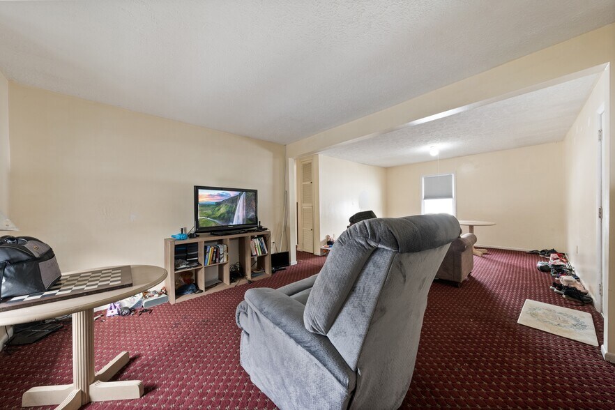 More Photos Of 1530 Cleveland Rd, Sandusky Hotel For Sale