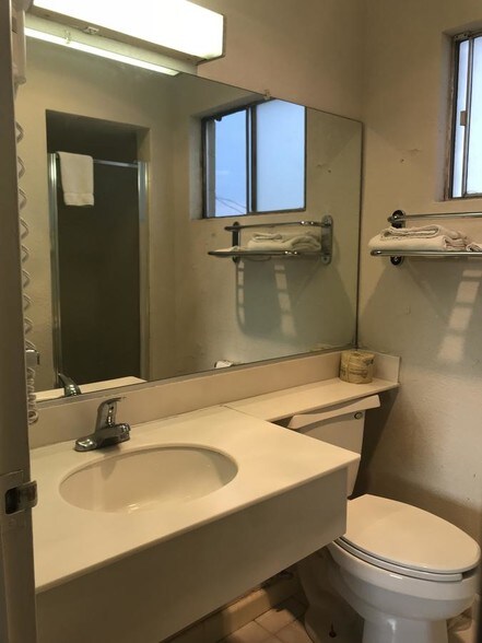 More Photos Of 1214 E Route 66 Blvd, Tucumcari Hotel For Sale