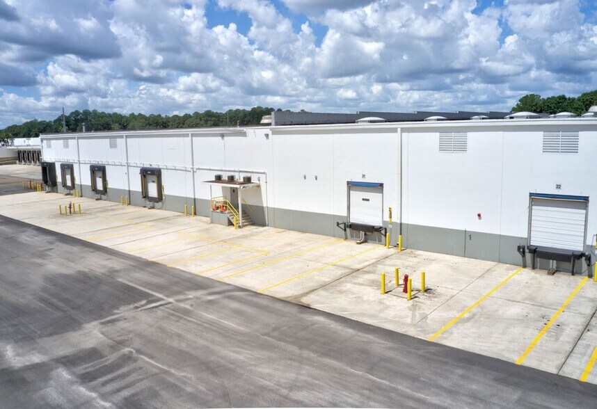More Photos Of 2210 Melson Ave, Jacksonville Warehouse For Lease