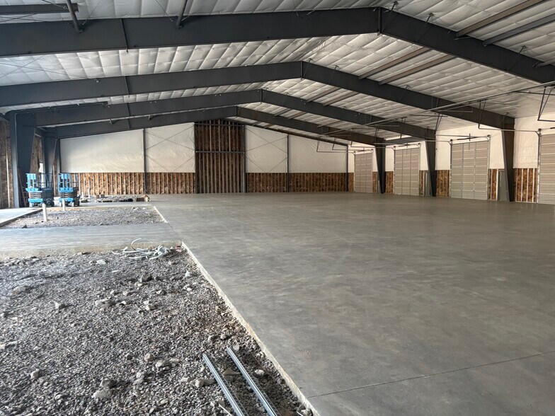 More Photos Of 1925 Business Campus Dr, Murfreesboro Service For Lease