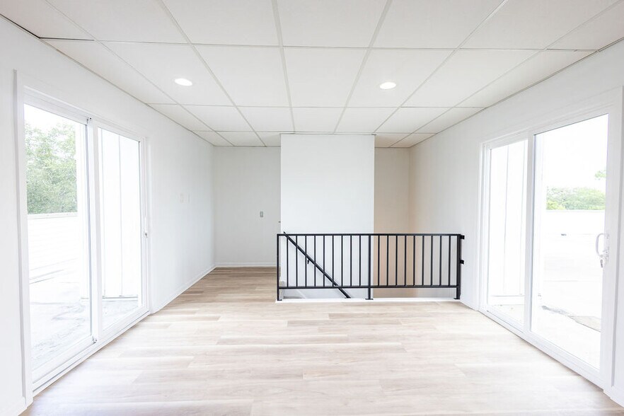 More Photos Of 8225 Westglen Dr, Houston Office For Sale