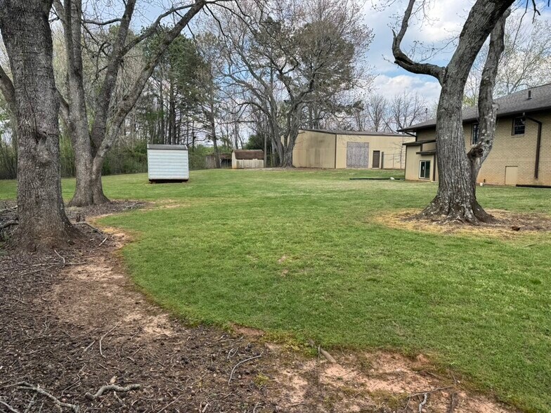 More Photos Of 5190 Piney Grove Rd, Cumming Office Residential For Lease
