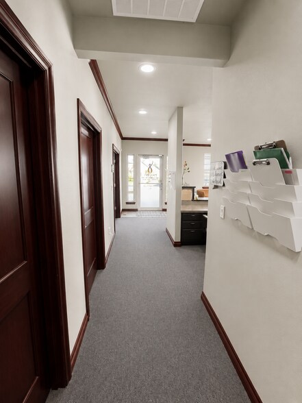 More Photos Of 1950 Keene Rd, Richland Office For Sale