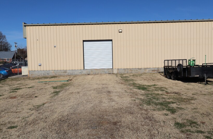 More Photos Of 1150 Louise Rd, Winston-Salem Light Distribution For Lease
