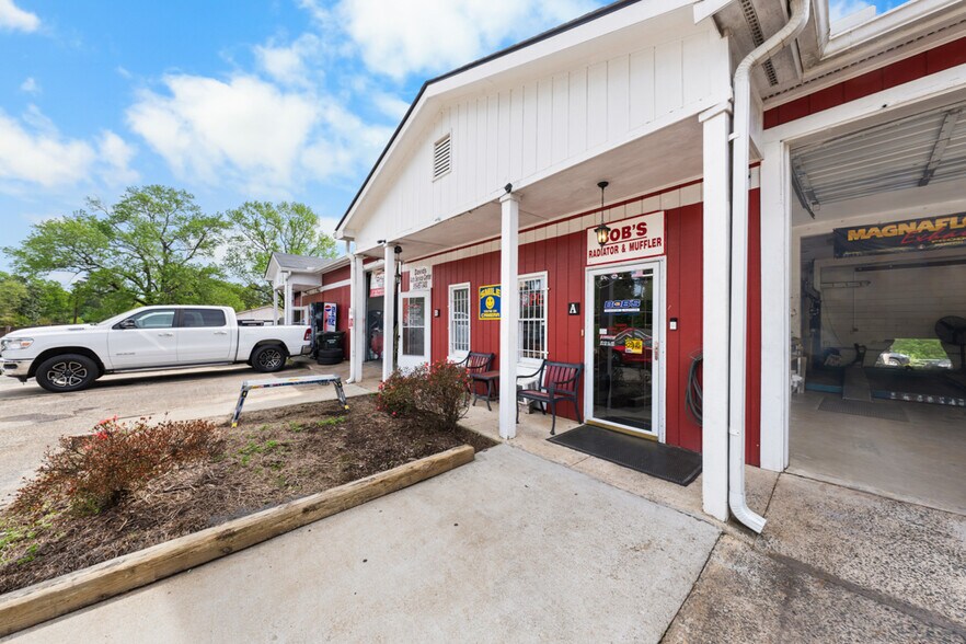 More Photos Of 921 Midway Ave, Durham Auto Repair For Lease