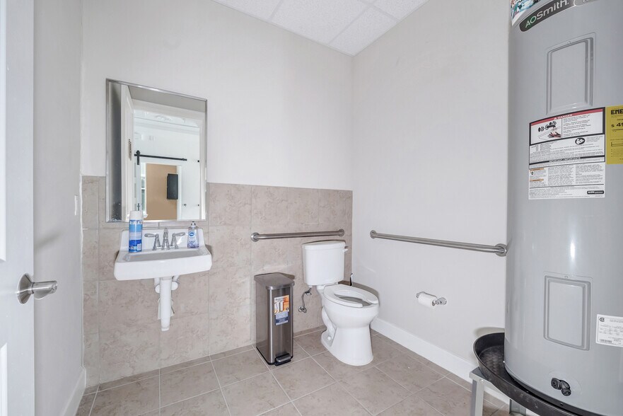 More Photos Of 440 Cobia Dr, Katy Office Residential For Sale