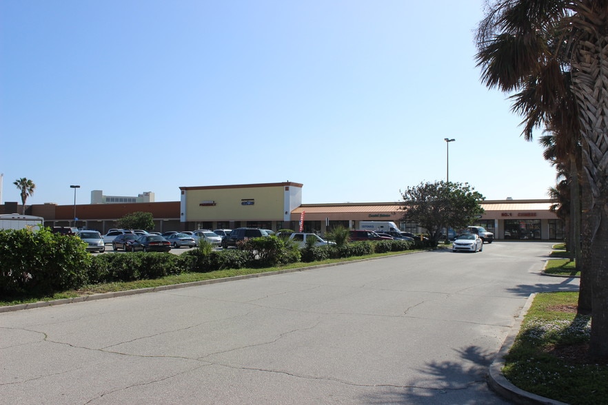 More Photos Of 959-991 E Eau Gallie Blvd, Melbourne Supermarket For Lease