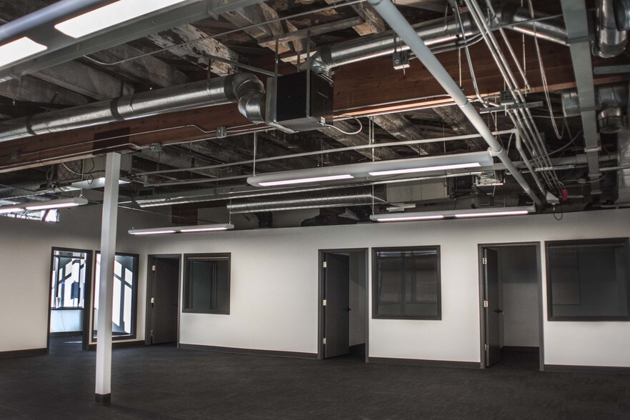 More Photos Of 4634-4636 E Marginal Way S, Seattle Unknown For Lease