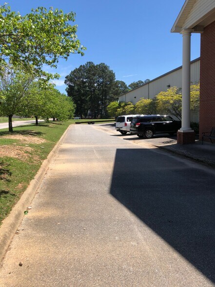More Photos Of 302 Alabama St, Auburn Flex For Lease