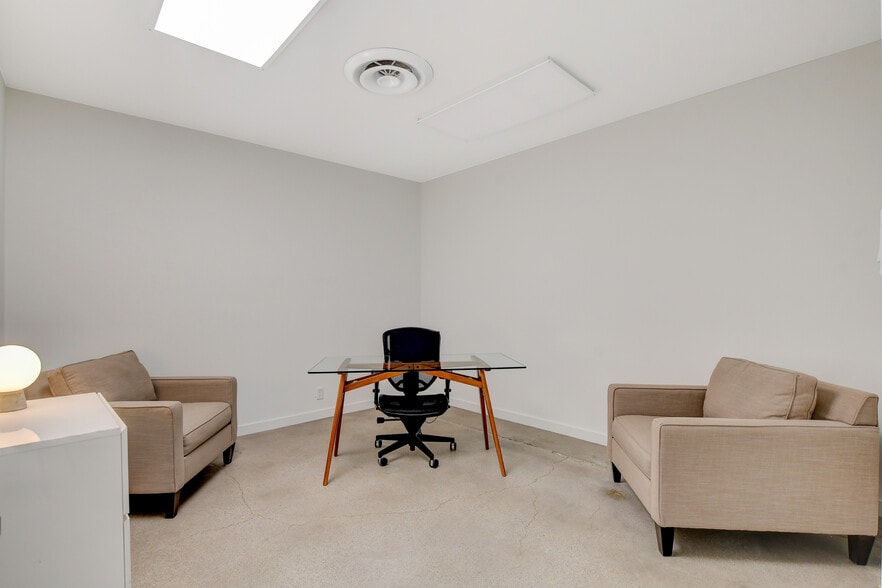 More Photos Of 319 S 3rd St, Las Vegas Loft Creative Space For Sale