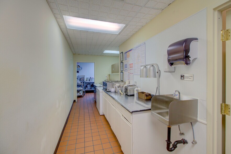More Photos Of 110 Ville Dr, Boulder City Restaurant For Lease