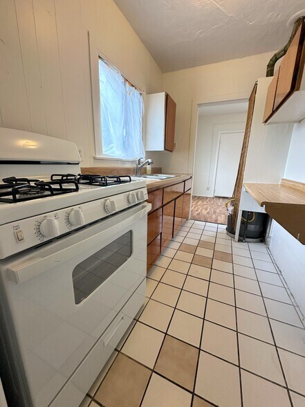 More Photos Of 901 N El Centro Ave, Los Angeles Apartments For Sale