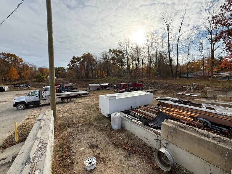 More Photos Of 1633 S Hanover, Hastings Auto Repair For Sale