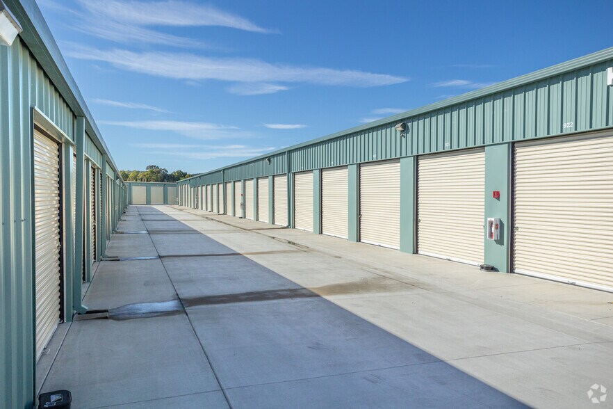 More Photos Of 901 Buckley Rd, San Luis Obispo Self Storage For Lease