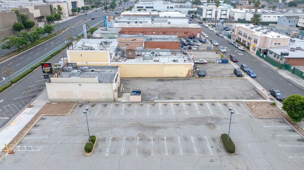 More Photos Of 12203 Hawthorne Blvd, Hawthorne Storefront For Sale