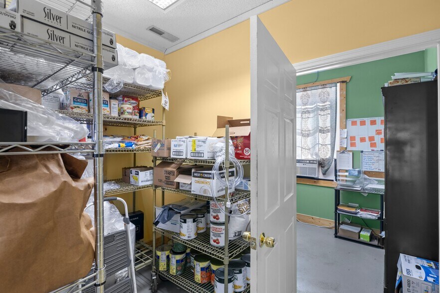 More Photos Of 214 Main St, Pollocksville Specialty For Sale