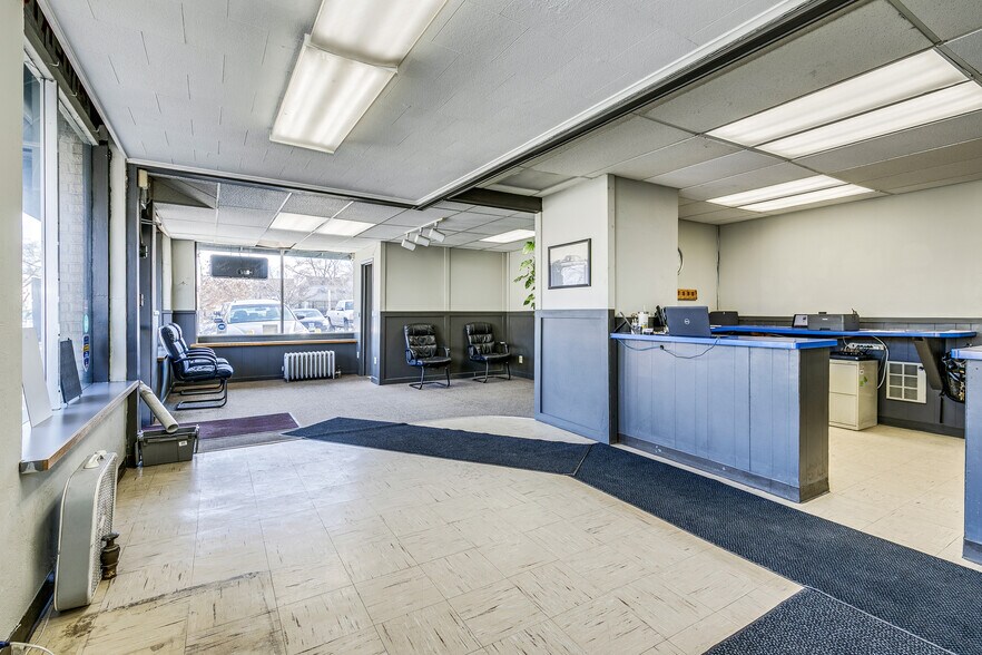 More Photos Of 3610 Lyndale Ave S, Minneapolis Auto Repair For Sale
