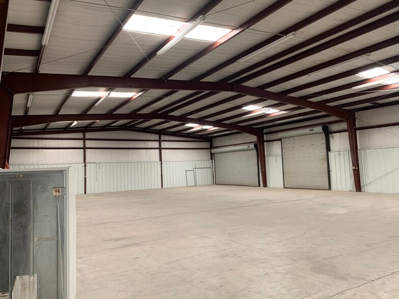 More Photos Of 12708 Montana Ave, El Paso Warehouse For Lease