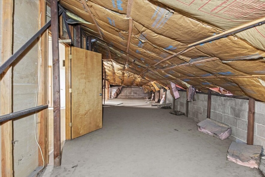 More Photos Of 890 N Main St, Independence Warehouse For Sale