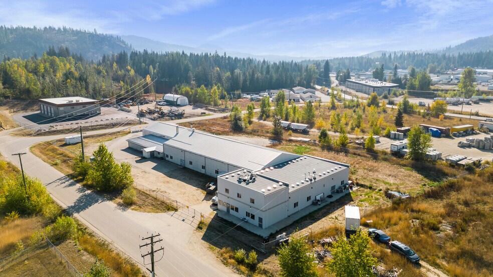 More Photos Of 4141 54 St SE, Salmon Arm Manufacturing For Sale
