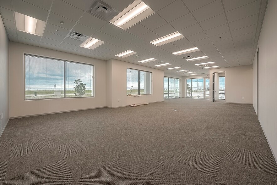 More Photos Of 13930 Journey Rd, Houston Warehouse For Sale