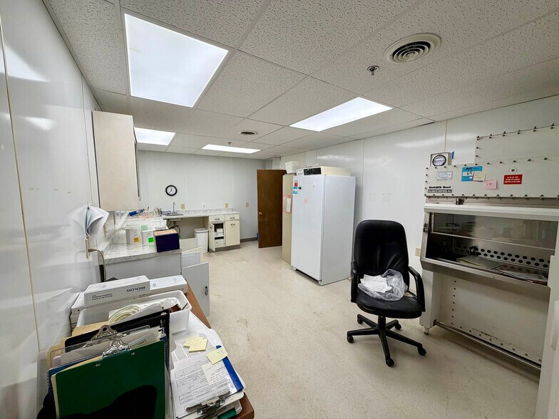 More Photos Of 4030 Gill Ave, Hampstead Research And Development For Sale