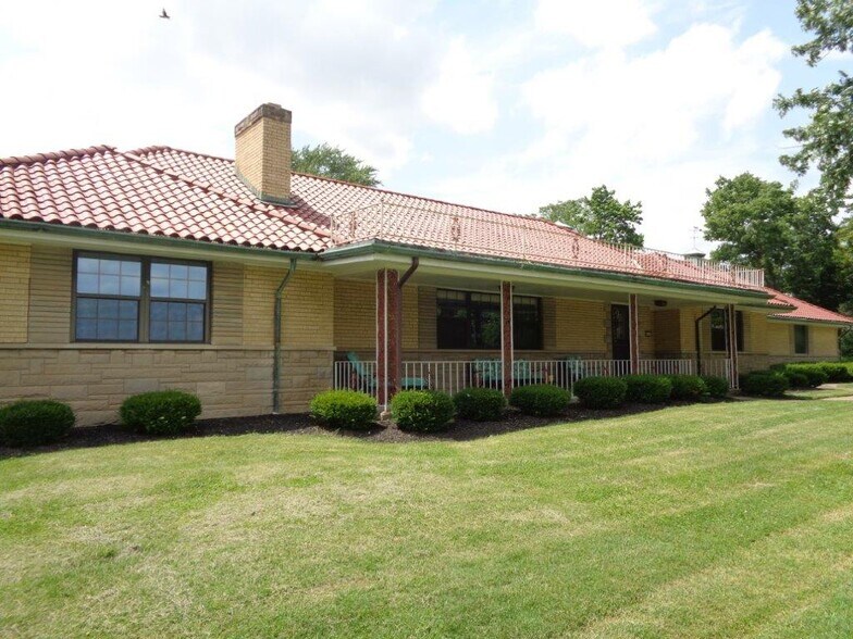 More Photos Of 4911 N Bend Rd, Cincinnati Office Residential For Sale