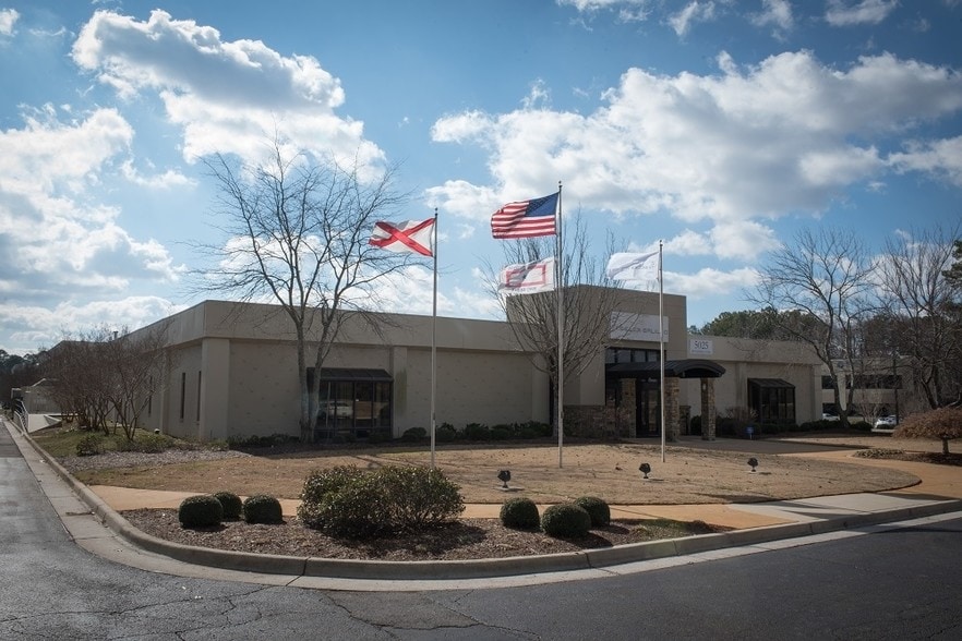 More Photos Of 5025 Bradford Dr, Huntsville Unknown For Lease