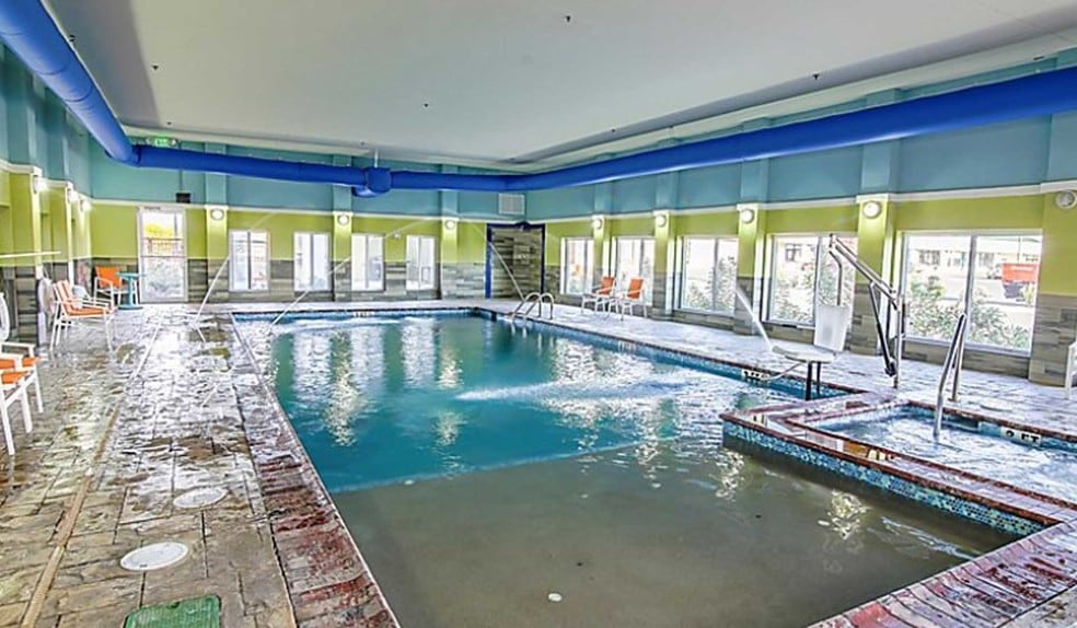 More Photos Of 220 N Expressway 77, Raymondville Hotel For Sale