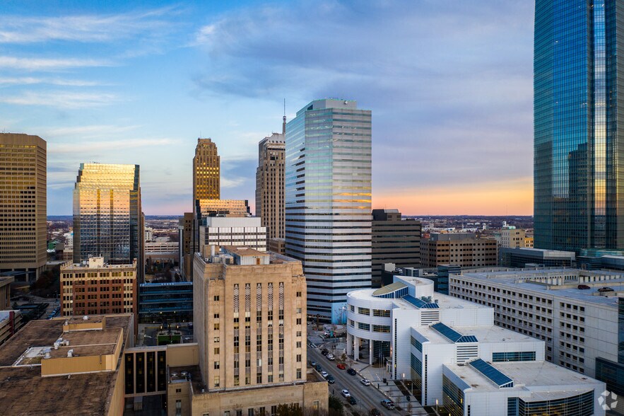 More Photos Of 210 Park Ave, Oklahoma City Office For Lease