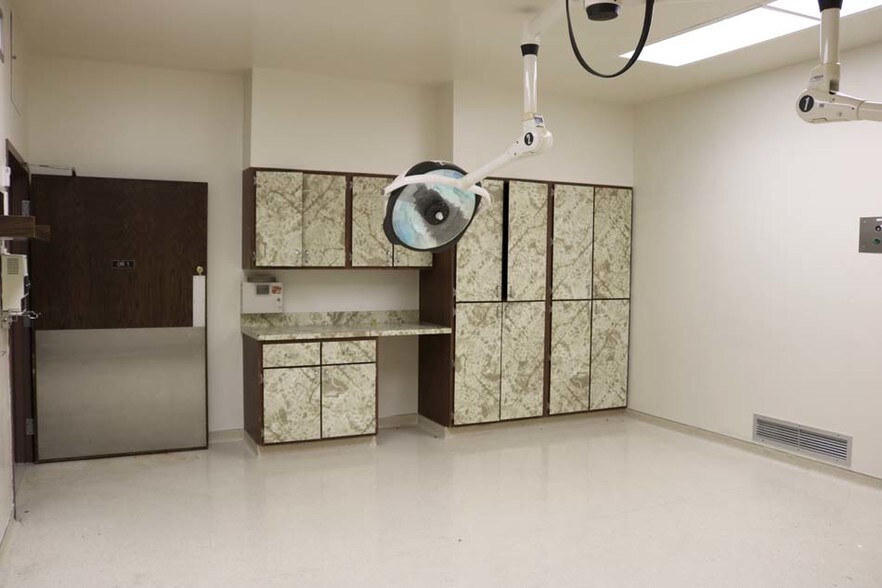 More Photos Of 28 N 64th St, Belleville Medical For Lease