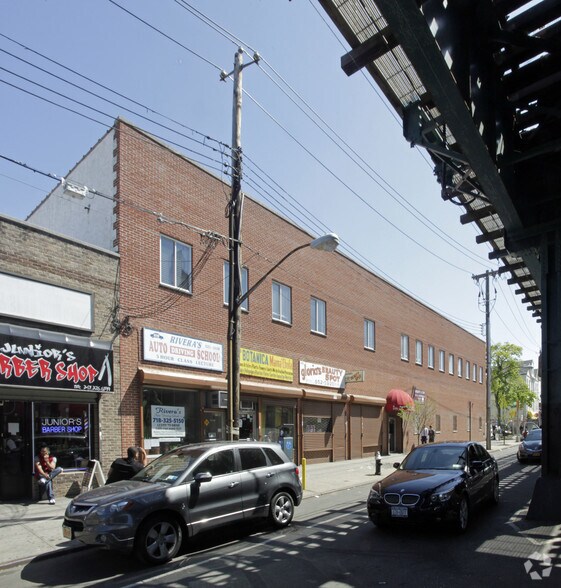 More Photos Of 4102-4110 White Plains Rd, Bronx Storefront Retail Office For Lease