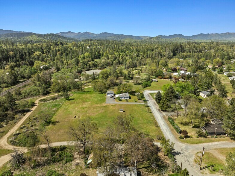 More Photos Of 387 Tavis Dr, Merlin Manufactured Housing Mobile Home Park For Sale