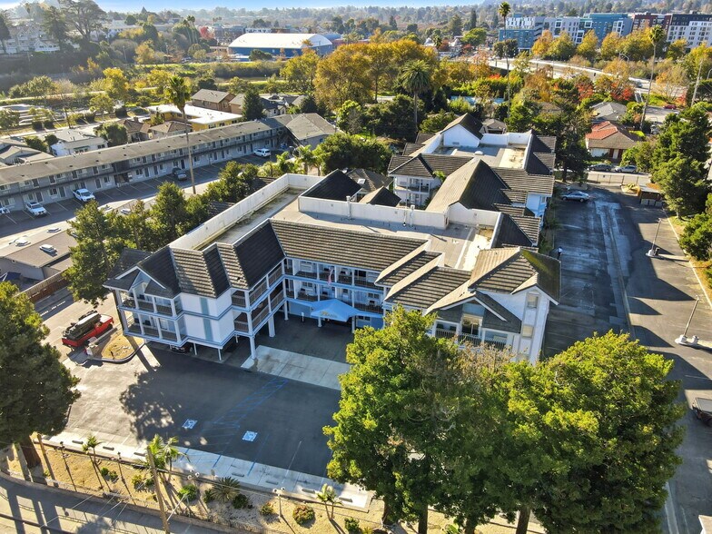 More Photos Of 600 Riverside Ave, Santa Cruz Hotel For Sale