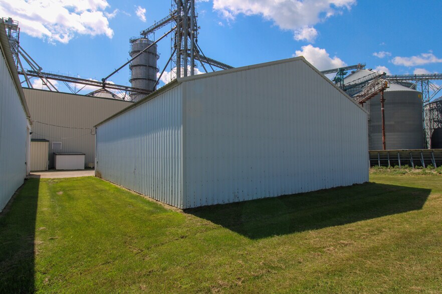 More Photos Of 107 8th Ave SW, Kasson Specialty For Sale