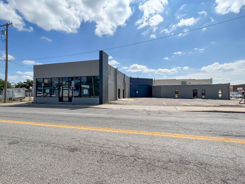 More Photos Of 1001 E Central Ave, Wichita Light Distribution For Lease