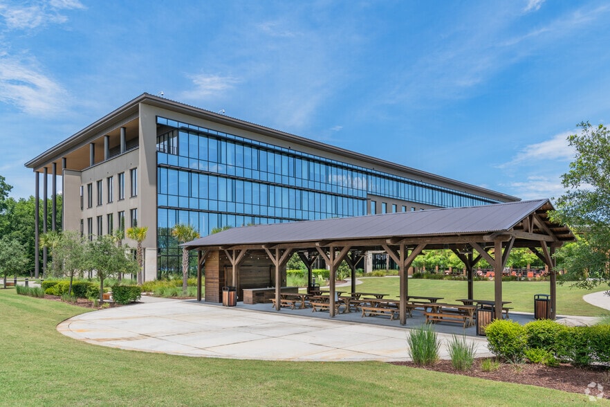 More Photos Of 65 Fairchild St, Charleston Office For Lease