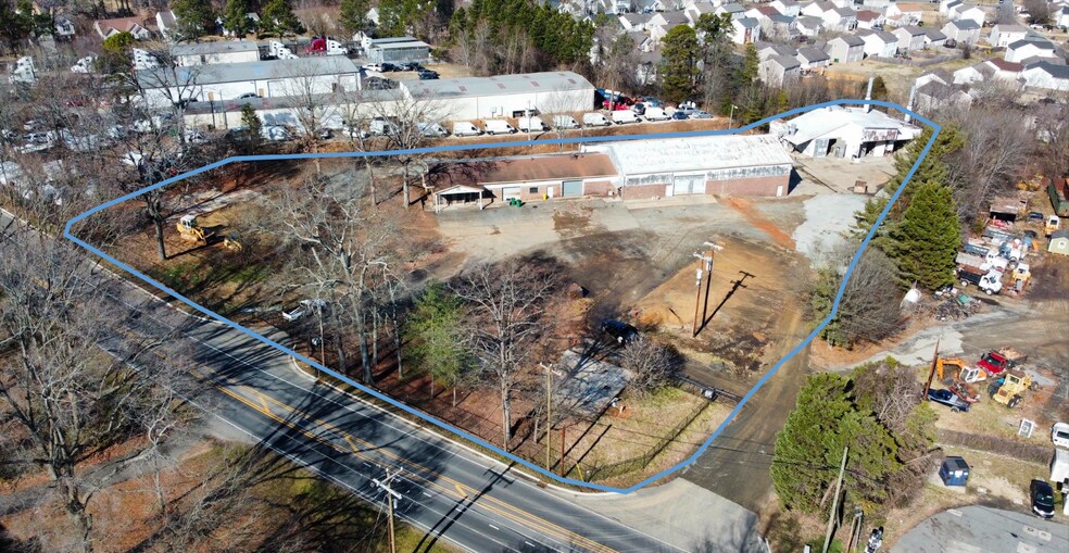 More Photos Of 8828 Mount Holly Rd, Charlotte Warehouse For Lease