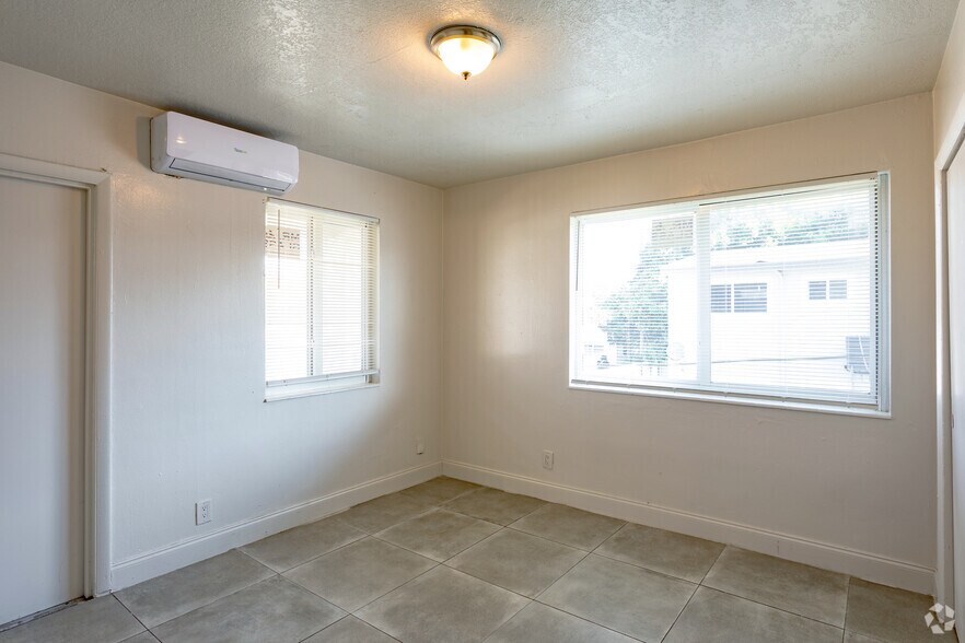 More Photos Of 2781 SW 2nd St, Fort Lauderdale Apartments For Sale