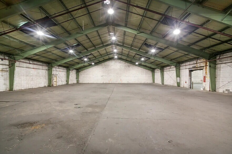 More Photos Of 2123 Tchoupitoulas St, New Orleans Warehouse For Sale