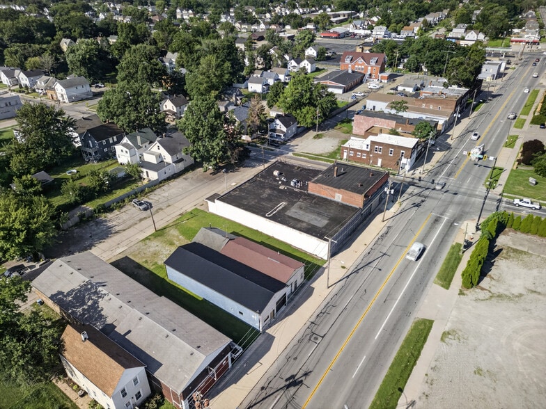 More Photos Of 300 E 28 St, Lorain General Retail For Sale