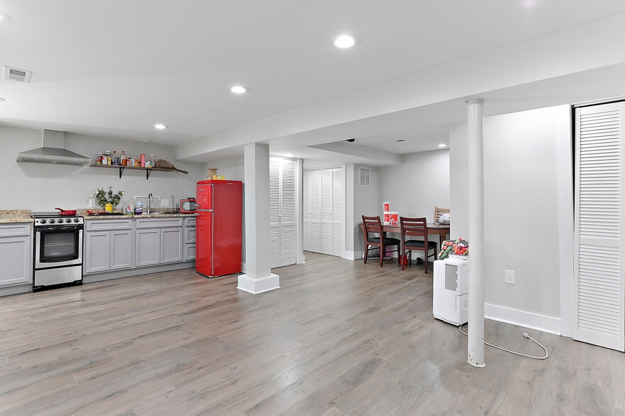 More Photos Of 2519 Liberty Heights Ave, Baltimore Apartments For Sale