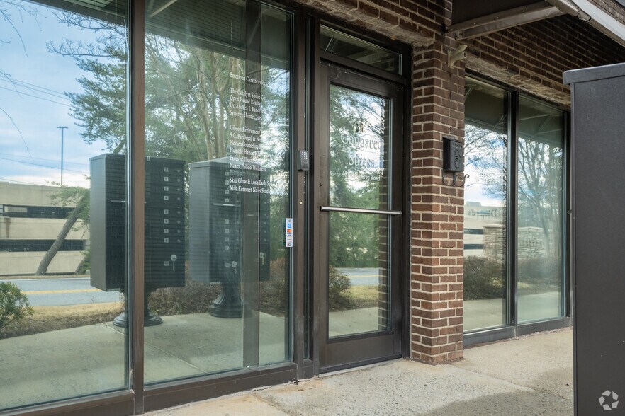 More Photos Of 439 Congaree Rd, Greenville Office For Lease