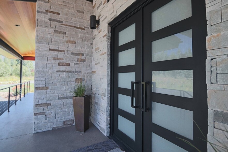 More Photos Of 872 Alpine Village Loop, Alpine Airplane Hangar For Sale